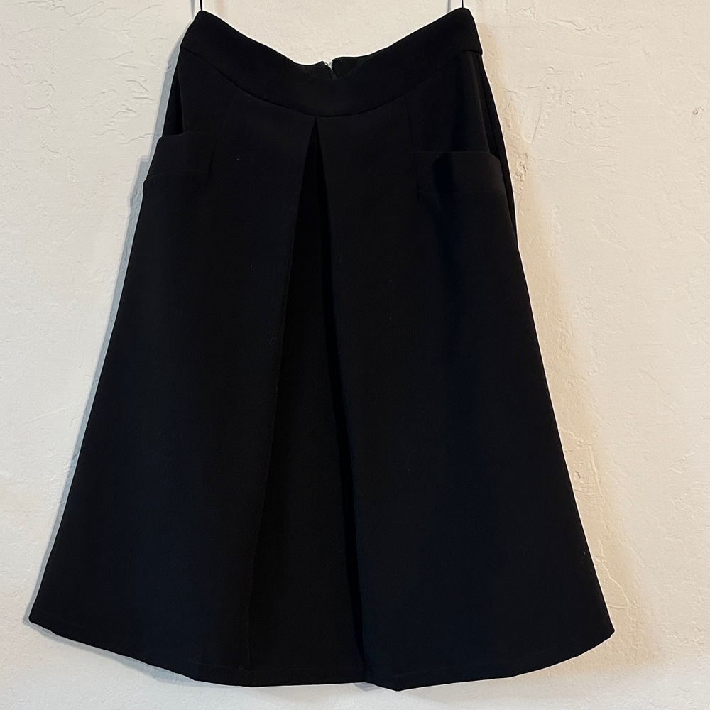 Molly Bracken Black Pleated‎ A-Line Midi Skirt – XS, Pockets, Classic Chic